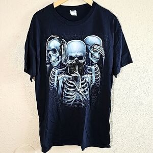 Fruit Of The Loom Skulls T-Shirt.
